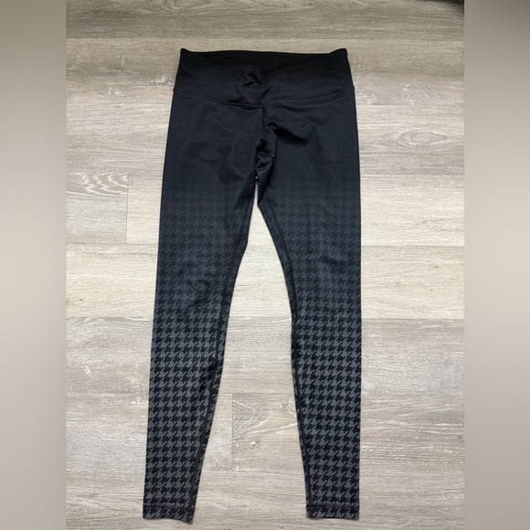 Lululemon Wunder Under Pant Full-On Luon Womens 8 
Giant Houndstooth Dip Dye - Picture 11 of 14